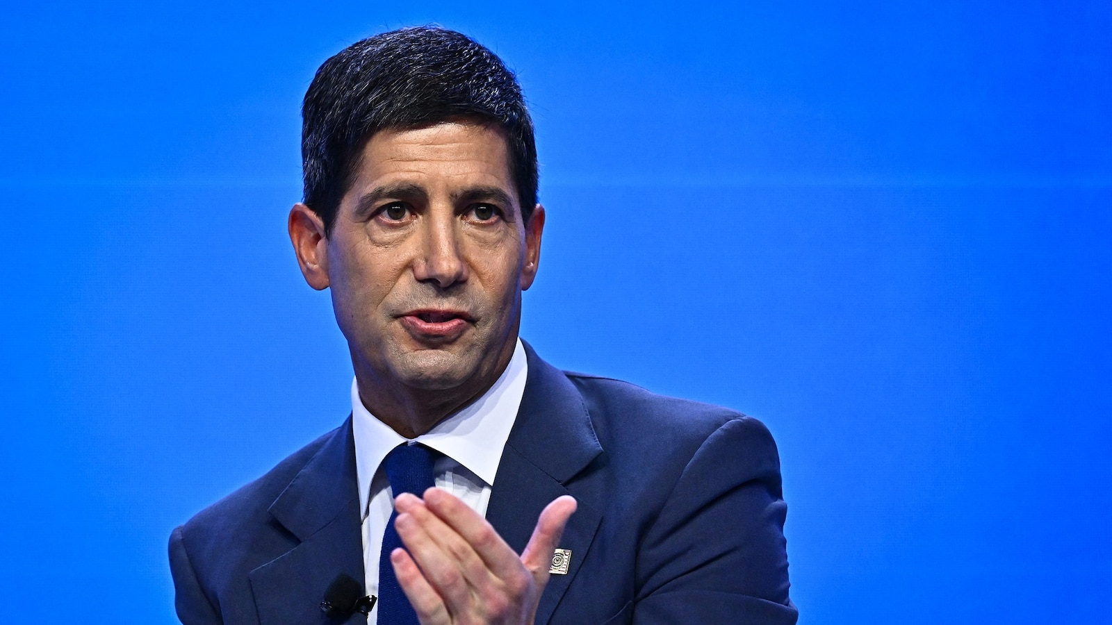 Fed Chair Kevin Warsh warns of AI 'shock' for economy, pledges ...