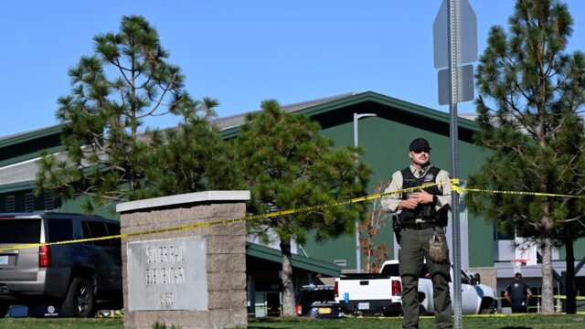 Bend school shooting: Schools stay closed as Oregon city mourns ...
